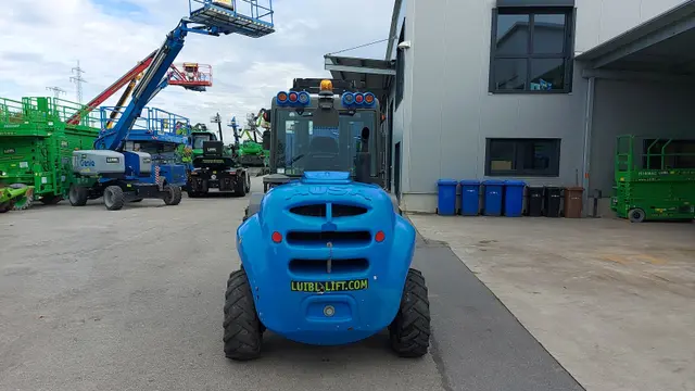 Bild 3 einer Mietmaschine vom Typ 5 tonne rough terrain forklift | Ausa C500H x4