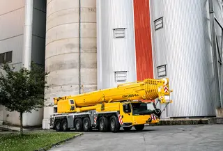 Obrázek stroje k pronájmu typu Mobilní jeřáb 300 tun | Liebherr LTM 1300 6.3