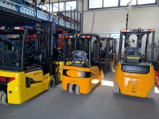 Vorschaubild 4 einer Mietmaschine vom Typ Dvoutunová elektrická tříkolka | Maximální zdvih vysokozdvižného vozíku FB20S-MJZ 4500 mm