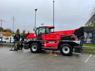 Vorschaubild 1 einer Mietmaschine vom Typ Teleskopický vysokozdvižný vozík TSR-7035 | Manitou MRT 3570