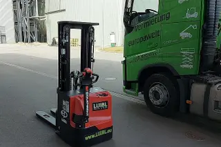 Image of a rental machine of type 1,6 Tonnen HH | EP ES16-16WA 5500 mm