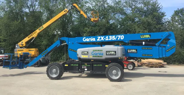 Bild 1 einer Mietmaschine vom Typ Pronajměte si Genie ZX-135/70 – Kloubový teleskopický výložník, výška 43 m