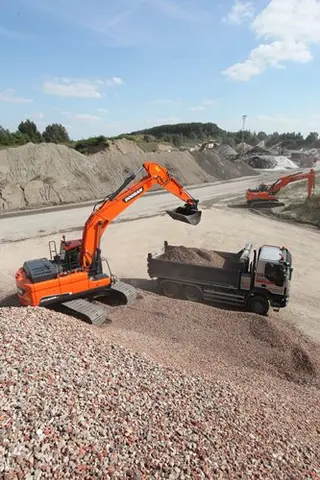 Vorschaubild 1 einer Mietmaschine vom Typ 23tunové pásové rypadlo | Doosan DX-235LC-5