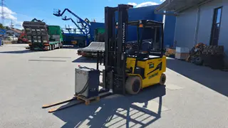 Vorschaubild 3 einer Mietmaschine vom Typ 3 tonnes electric | Hyundai 30BH-9 6000 mm