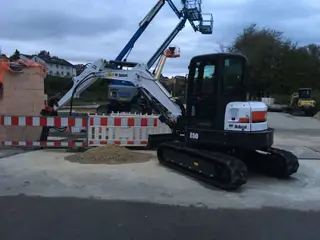 Obrázek stroje k pronájmu typu 5tunové kompaktní rypadlo | Bobcat E50
