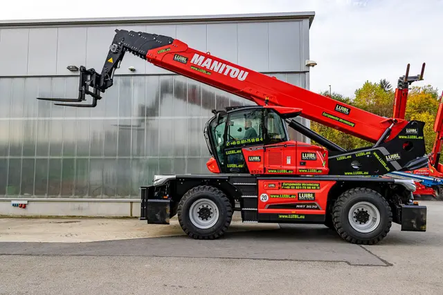 Bild 0 einer Mietmaschine vom Typ Rotating Telehandler TSR-7035 ES | Manitou MRT 3570 ES