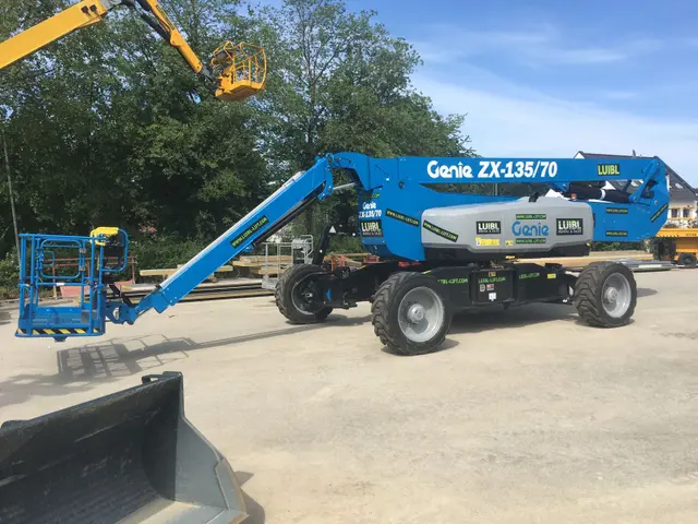 Bild 2 einer Mietmaschine vom Typ Pronajměte si Genie ZX-135/70 – Kloubový teleskopický výložník, výška 43 m