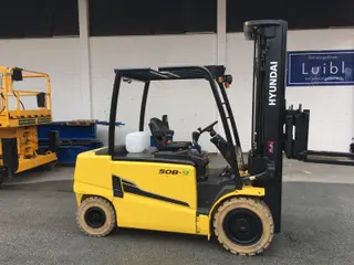 Vorschaubild 2 einer Mietmaschine vom Typ 5 tonnes electric | Hyundai 50B-9 6000 mm
