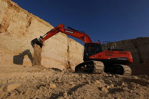 Bild 2 einer Mietmaschine vom Typ 30tunové pásové rypadlo | Doosan DX-300LC-5