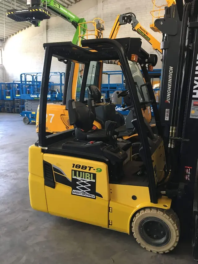 Bild 4 einer Mietmaschine vom Typ 1.8 tonne electric tricycle | Hyundai 18BT-9 5500 mm