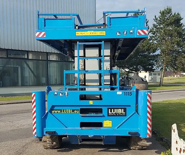 Bild 2 einer Mietmaschine vom Typ SBH-270 | Holland Lift M250HYL25 Combistar 4WD P/N