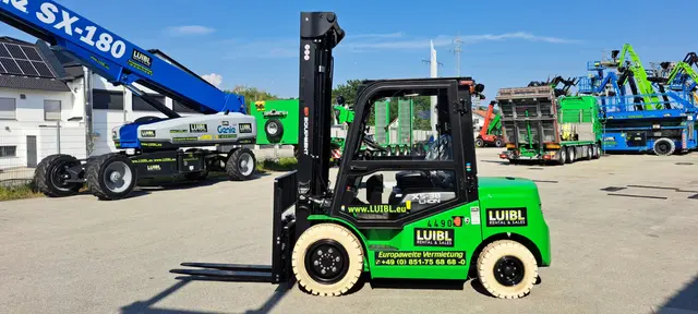 Bild 0 einer Mietmaschine vom Typ 3.8-tonne Electric Forklift | EP EFL382X5 6000 mm