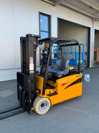 Vorschaubild 2 einer Mietmaschine vom Typ Dvoutunová elektrická tříkolka | Maximální zdvih vysokozdvižného vozíku FB20S-MJZ 4500 mm